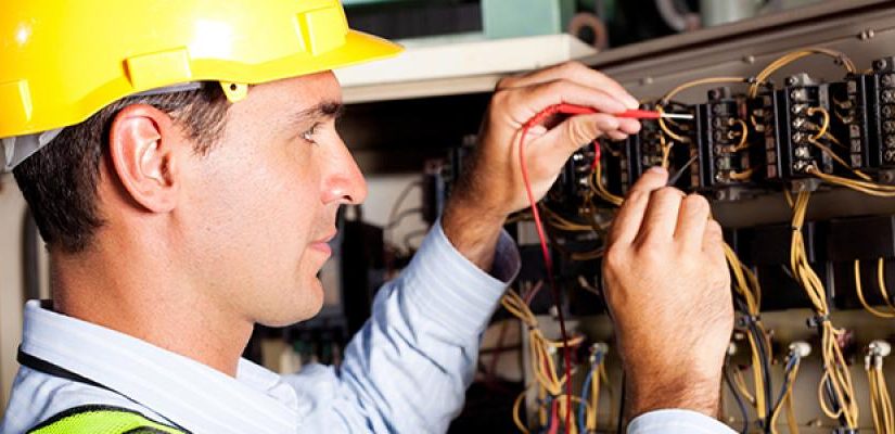 How To Select The Best Electrical Technician For Your Team