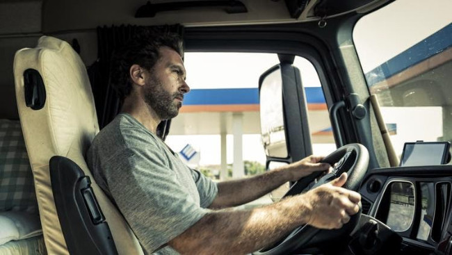 Top 30 Truck Driving Tips From Experienced Truck Drivers
